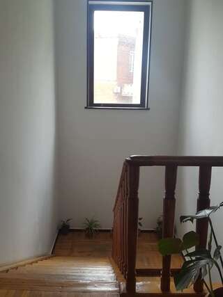 Хостелы Hostel Mana Kutaisi Кутаиси-2